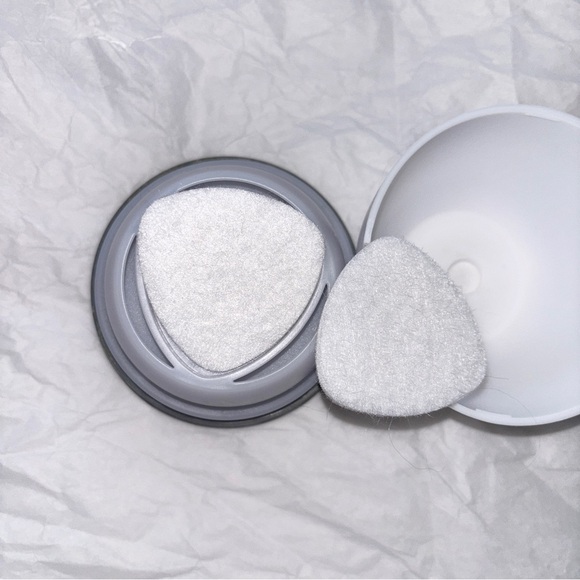 Electric Diffuser With LED Night Light - Picture 4 of 5